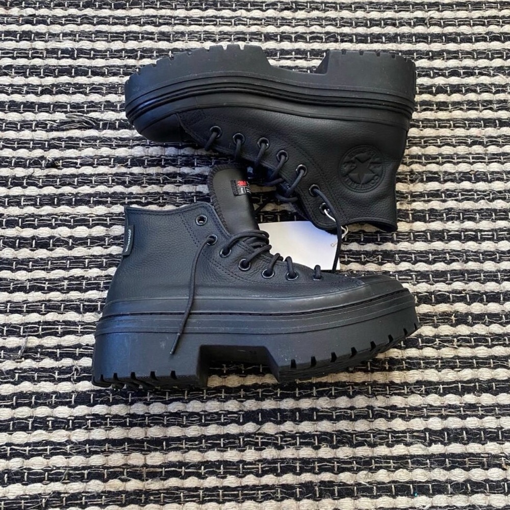 Converse | Women Chuck Taylor All Star Lugged Heel Platform Leather High Top 7.5